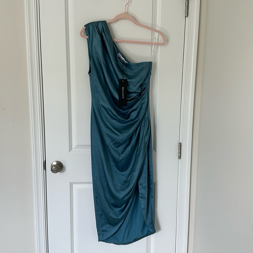 NWT Elliatt Dress Size Medium